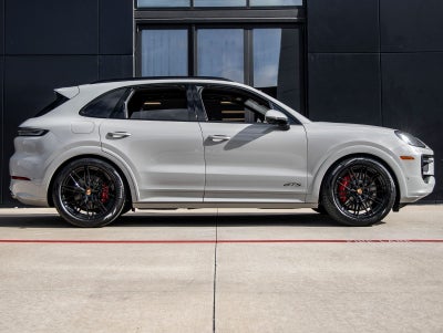 2026 Porsche Cayenne GTS