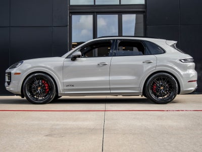 2026 Porsche Cayenne GTS