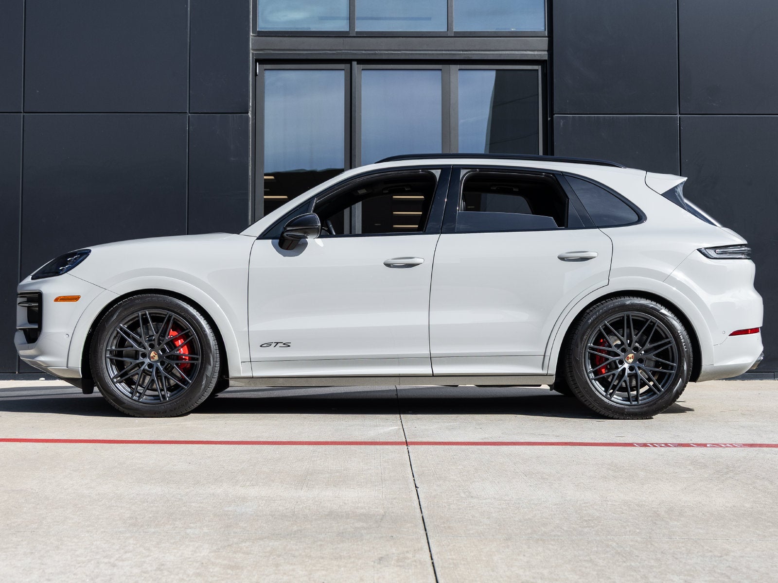 2025 Porsche Cayenne GTS
