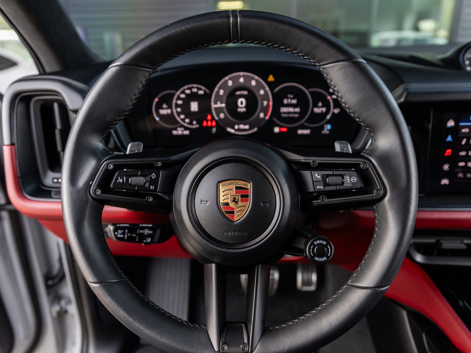 2025 Porsche Cayenne GTS