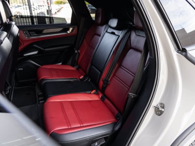 2025 Porsche Cayenne GTS