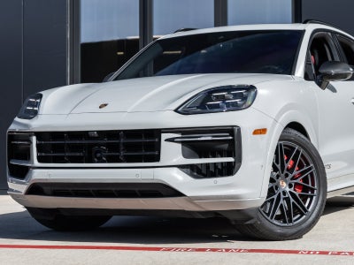 2025 Porsche Cayenne GTS
