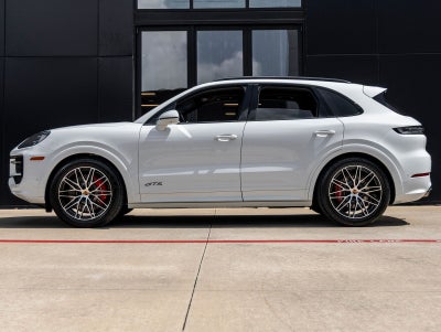2026 Porsche Cayenne Cayenne GTS