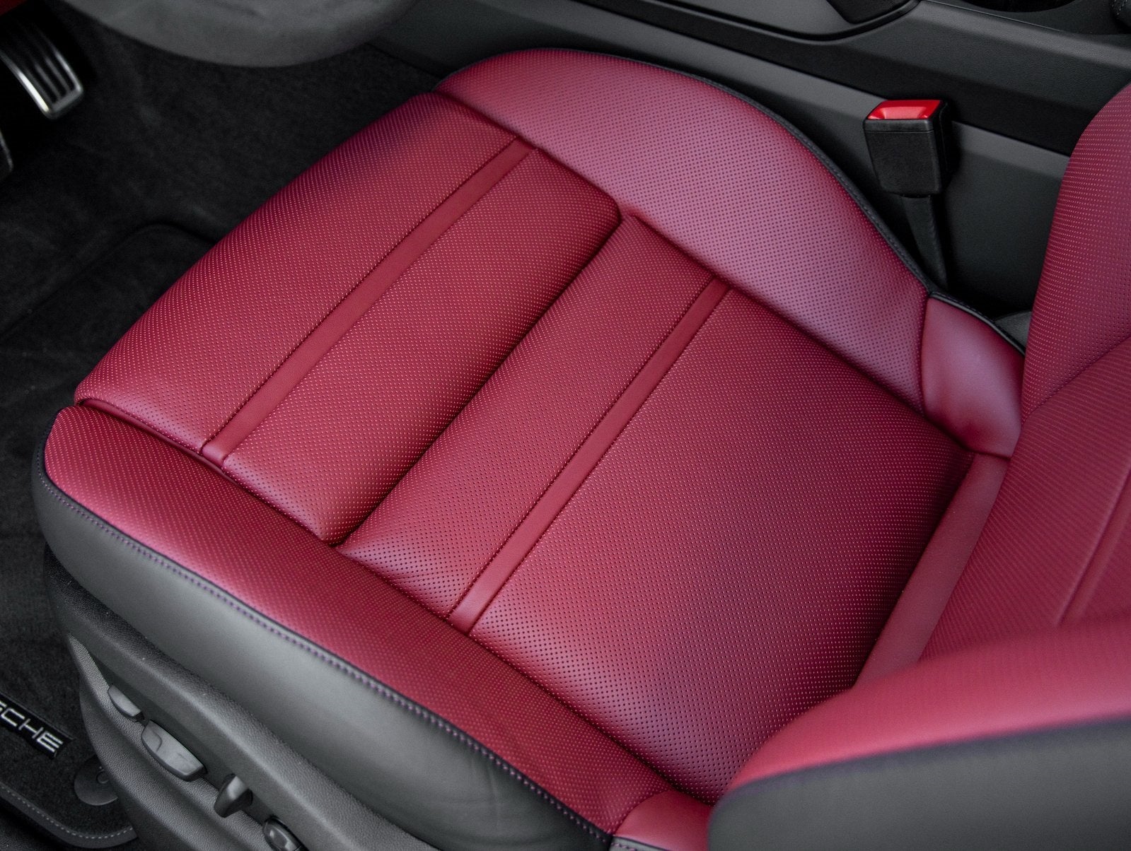 2026 Porsche Cayenne GTS