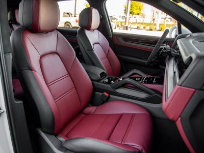 2026 Porsche Cayenne GTS