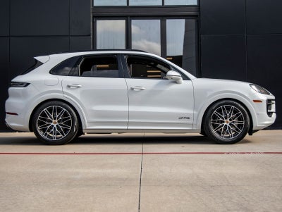 2026 Porsche Cayenne GTS