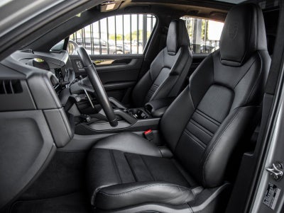 2025 Porsche Cayenne Cayenne GTS