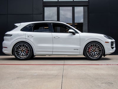 2026 Porsche Cayenne GTS
