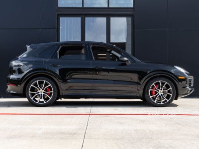 2023 Porsche Cayenne GTS