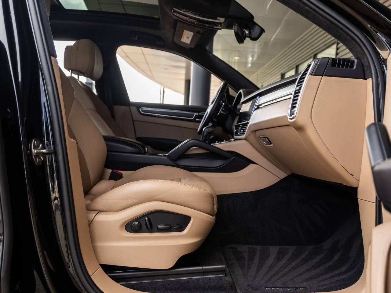 2023 Porsche Cayenne GTS
