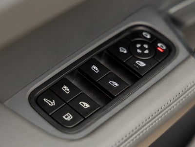 2022 Porsche Cayenne E-Hybrid Cayenne Turbo S E-Hybrid (MY22)