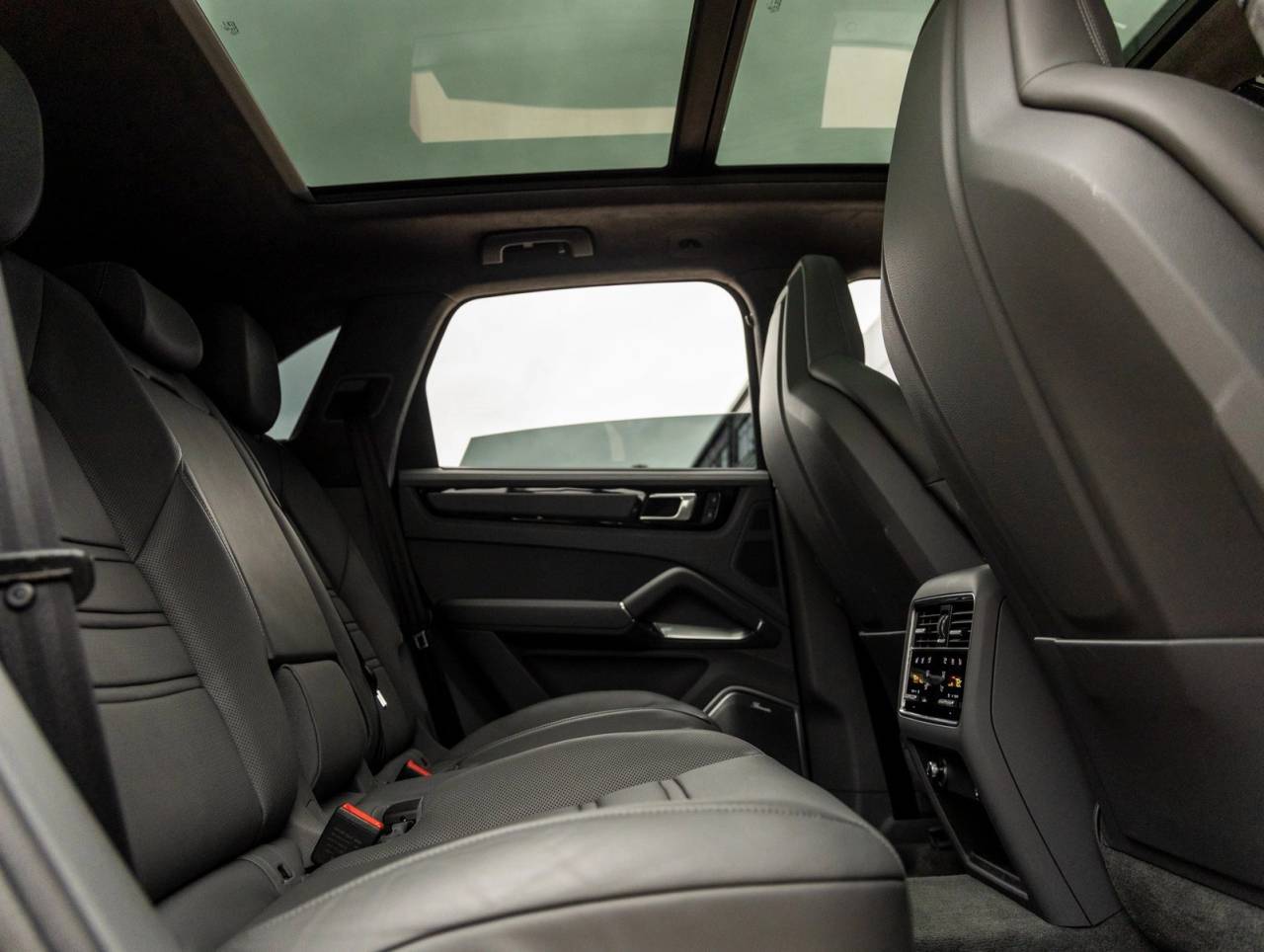 2022 Porsche Cayenne E-Hybrid Cayenne Turbo S E-Hybrid (MY22)