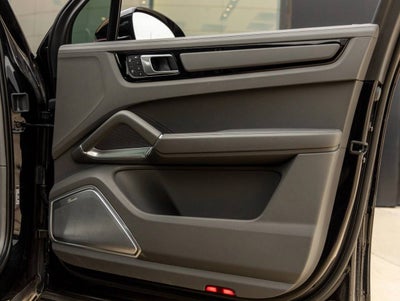 2022 Porsche Cayenne E-Hybrid Cayenne Turbo S E-Hybrid (MY22)