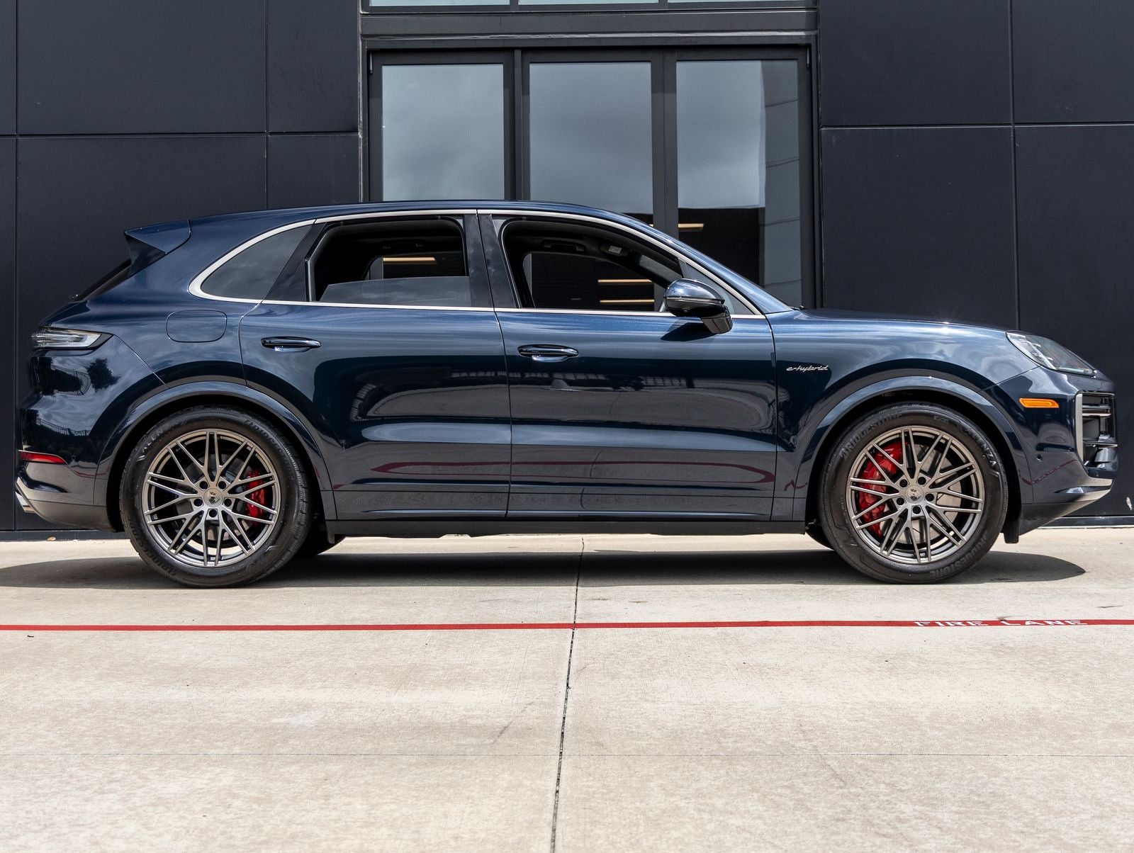 2025 Porsche Cayenne E-Hybrid Turbo