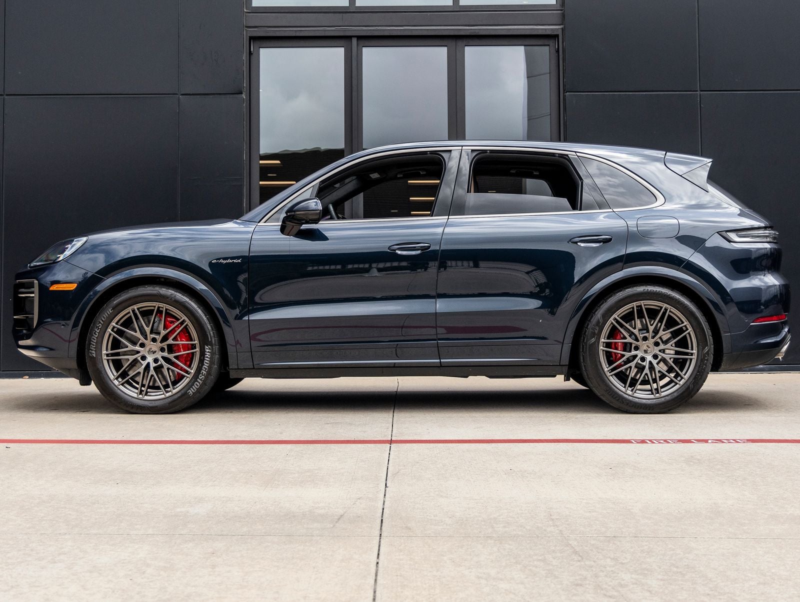 2025 Porsche Cayenne E-Hybrid Turbo