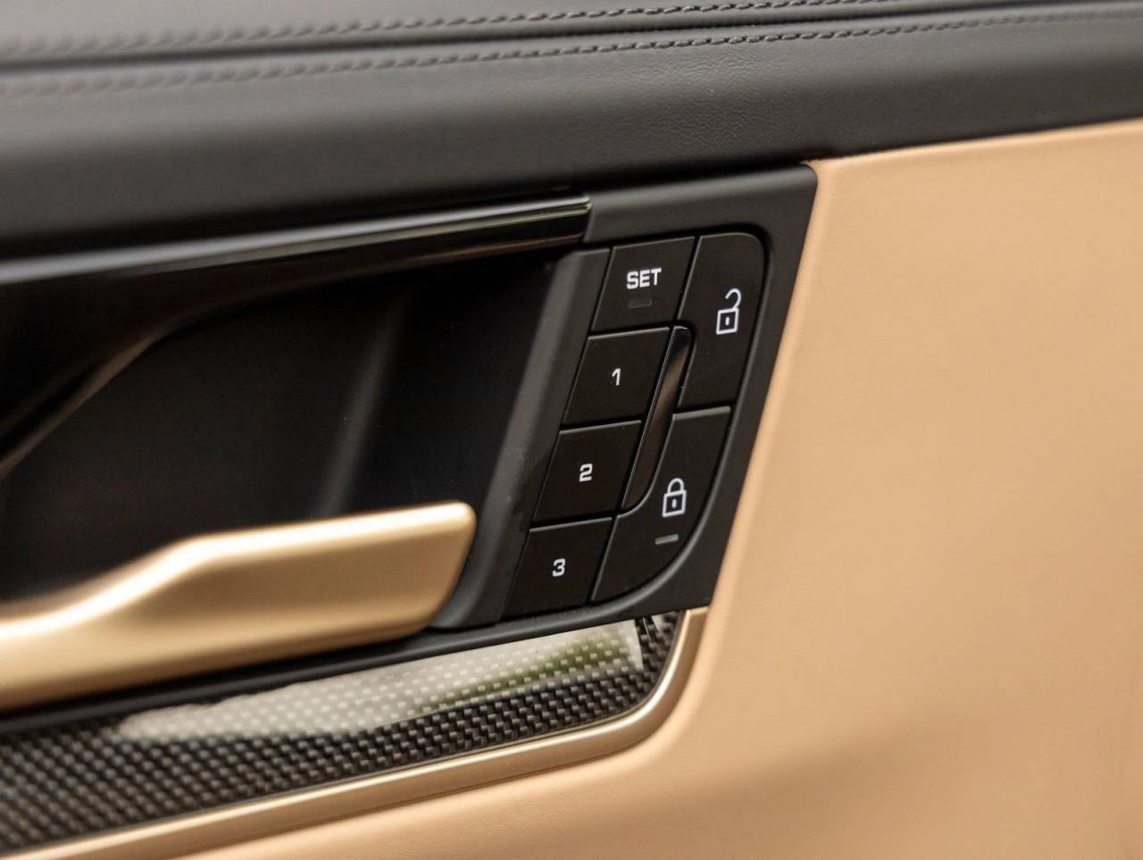 2025 Porsche Cayenne Turbo E-Hybrid