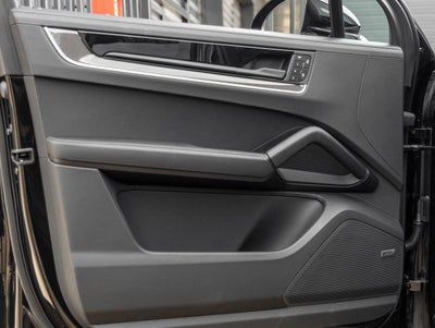 2025 Porsche Cayenne Turbo E-Hybrid