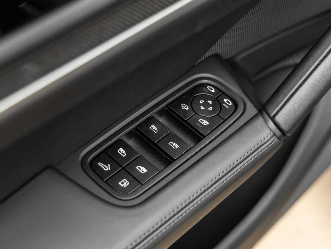2025 Porsche Cayenne Turbo E-Hybrid