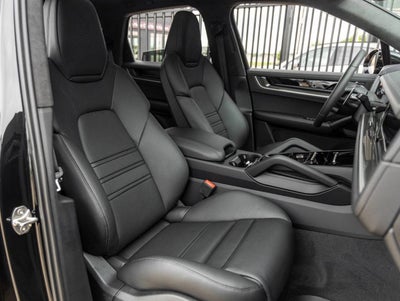 2025 Porsche Cayenne Turbo E-Hybrid