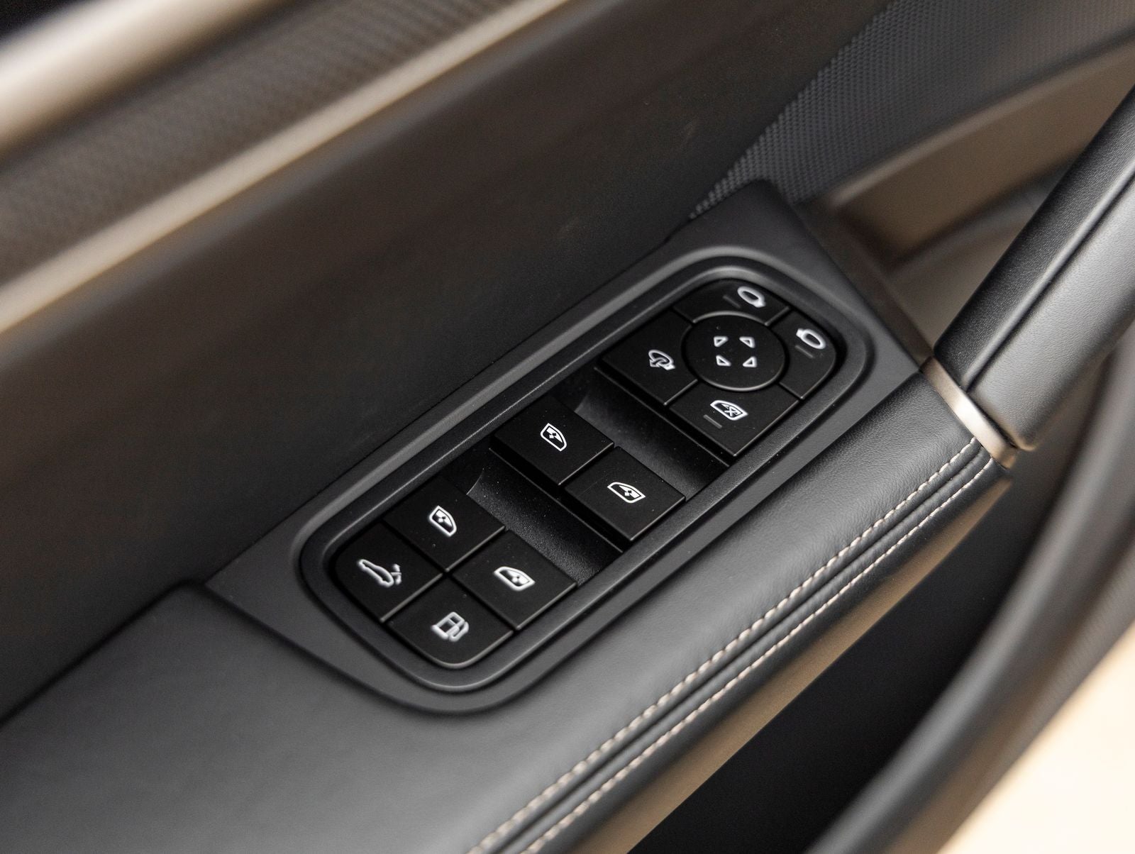 2025 Porsche Cayenne Turbo E-Hybrid