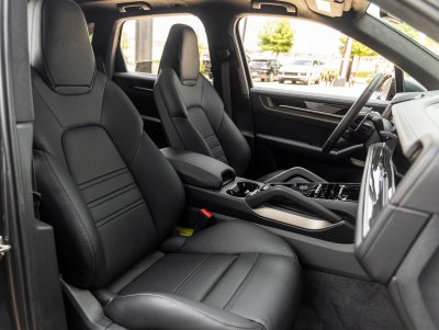2025 Porsche Cayenne Turbo E-Hybrid