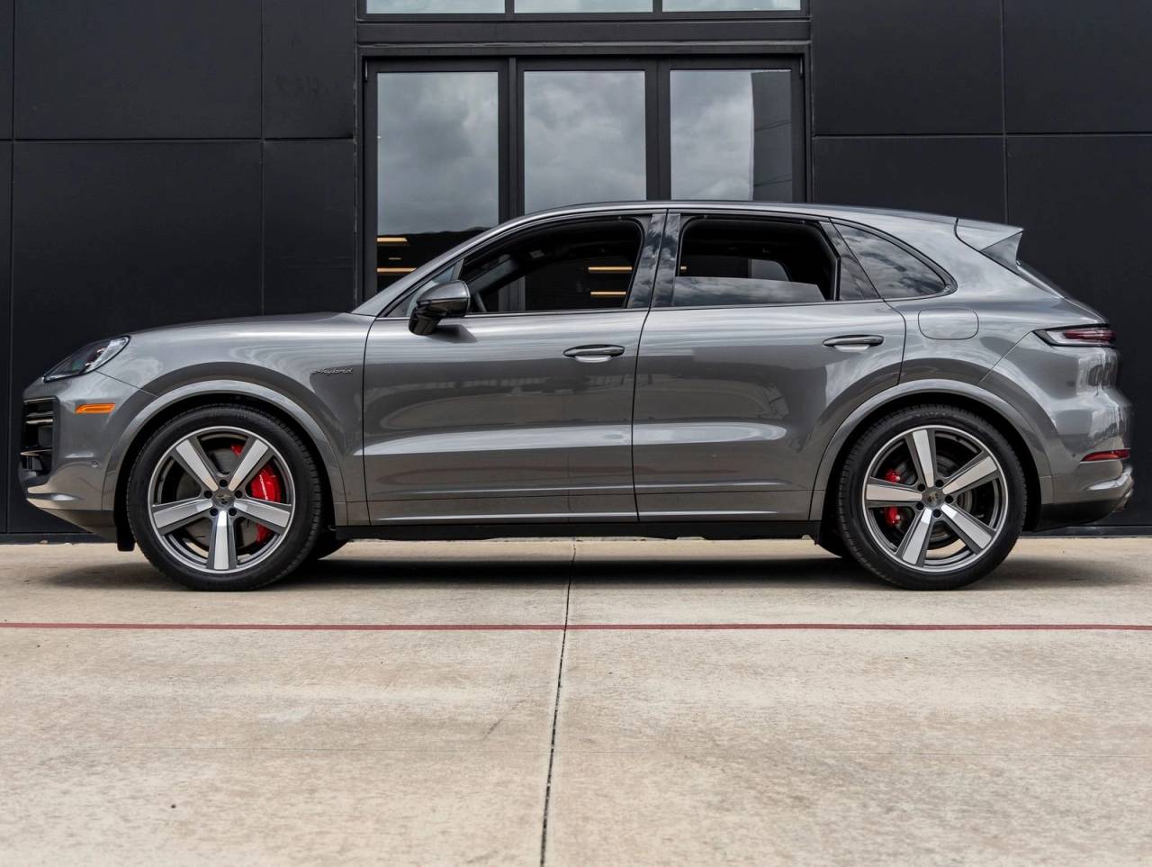 2025 Porsche Cayenne Turbo E-Hybrid