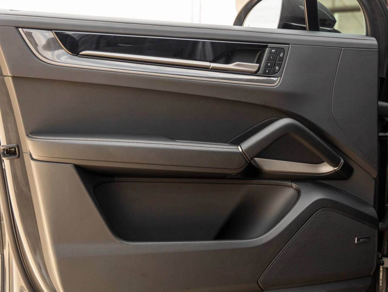 2025 Porsche Cayenne Turbo E-Hybrid