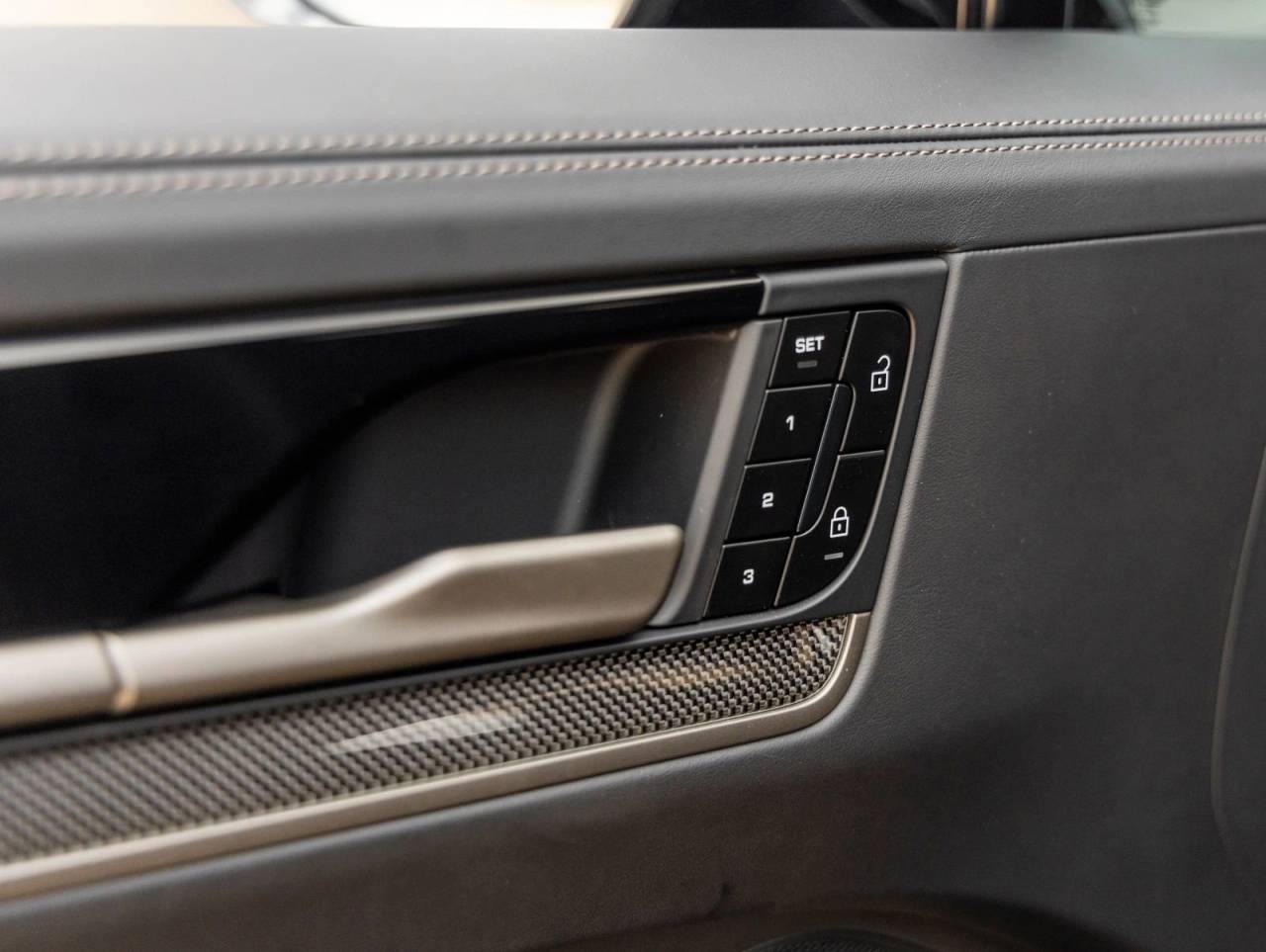2025 Porsche Cayenne Turbo E-Hybrid
