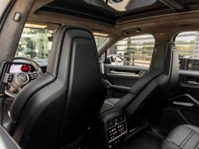 2025 Porsche Cayenne Turbo E-Hybrid