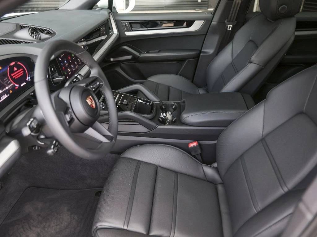 2025 Porsche Cayenne Coupe