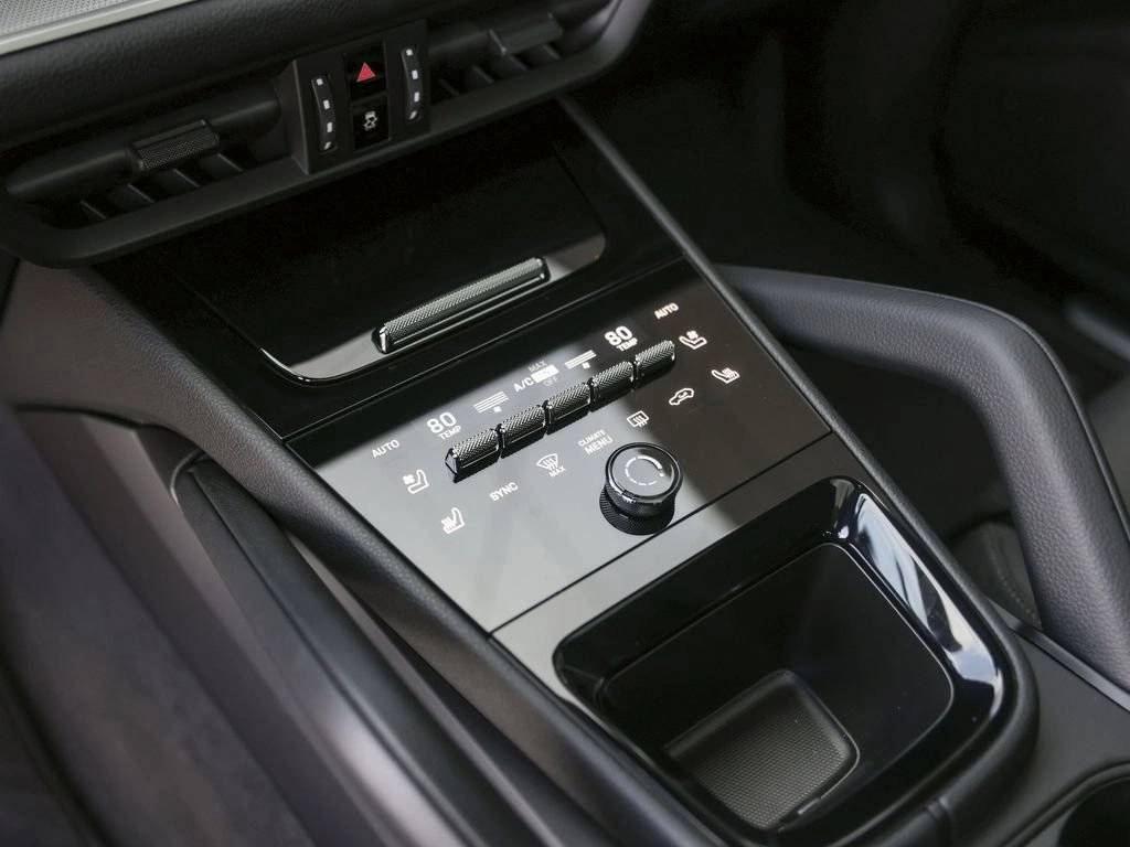 2025 Porsche Cayenne Coupe