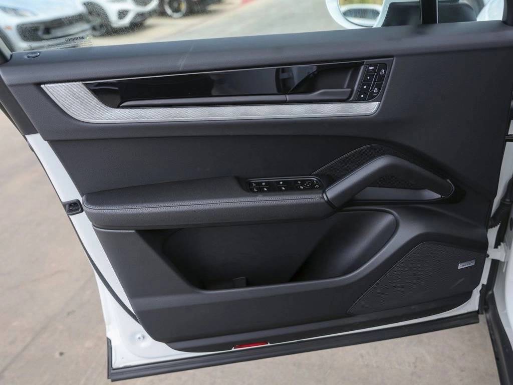 2025 Porsche Cayenne Coupe