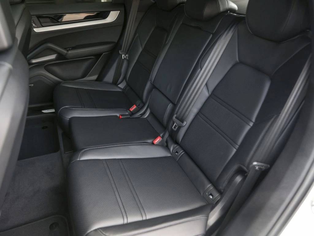 2025 Porsche Cayenne Coupe