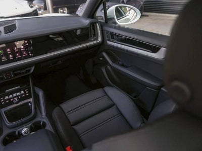 2025 Porsche Cayenne Coupe