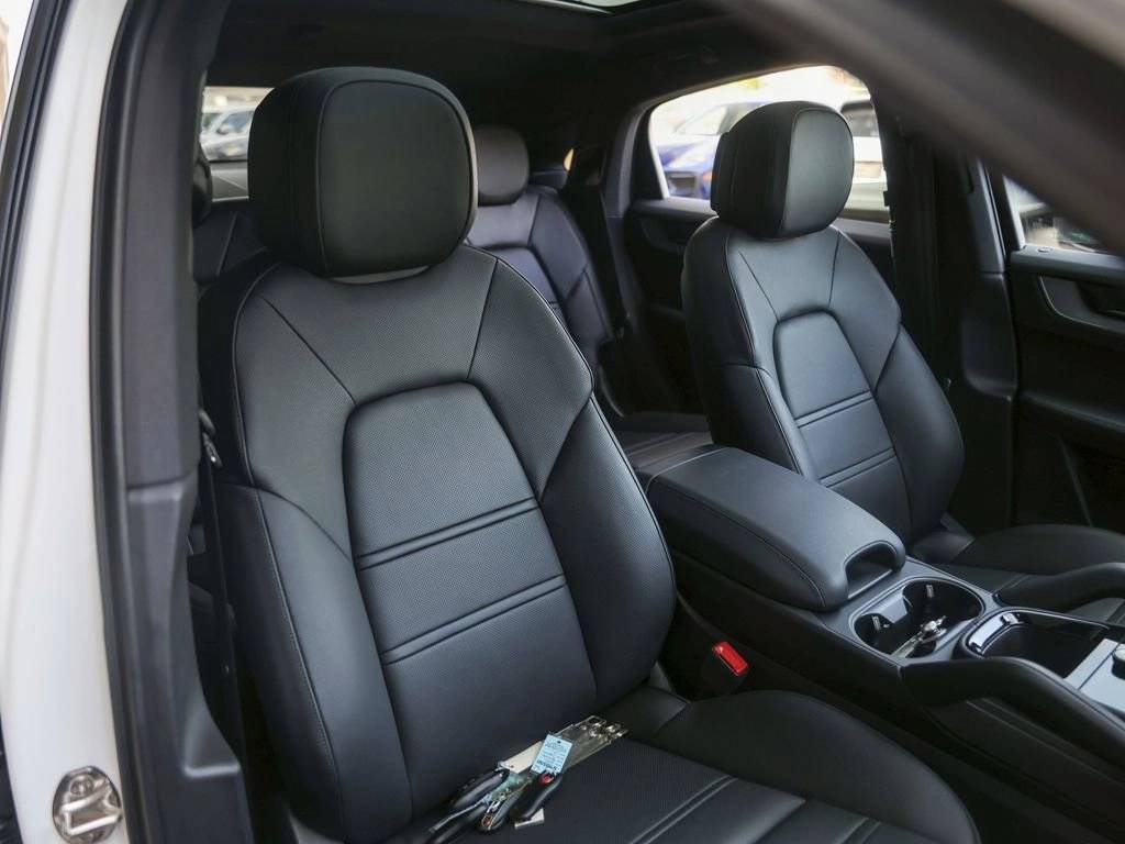 2025 Porsche Cayenne Coupe