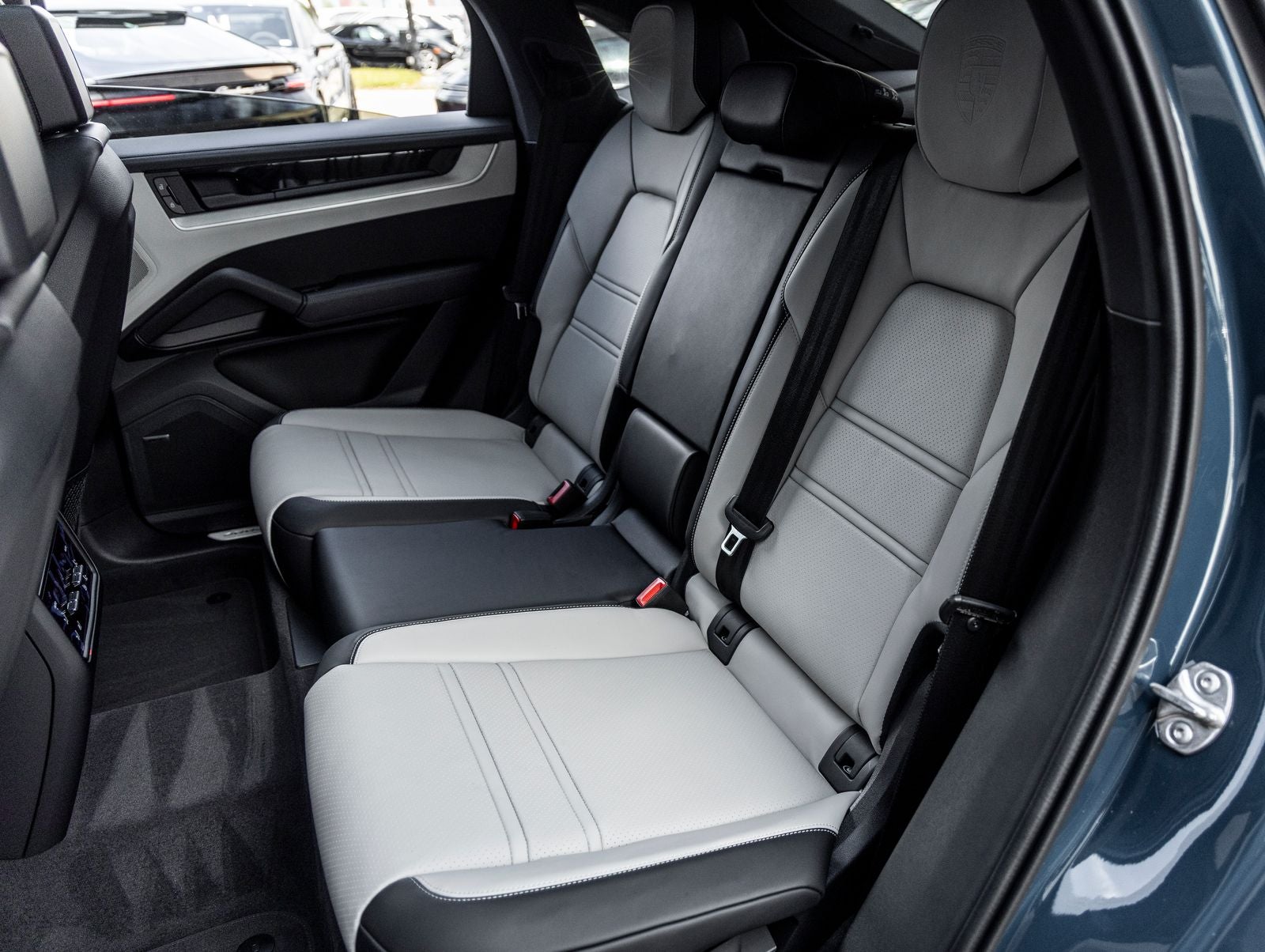 2025 Porsche Cayenne Coupe