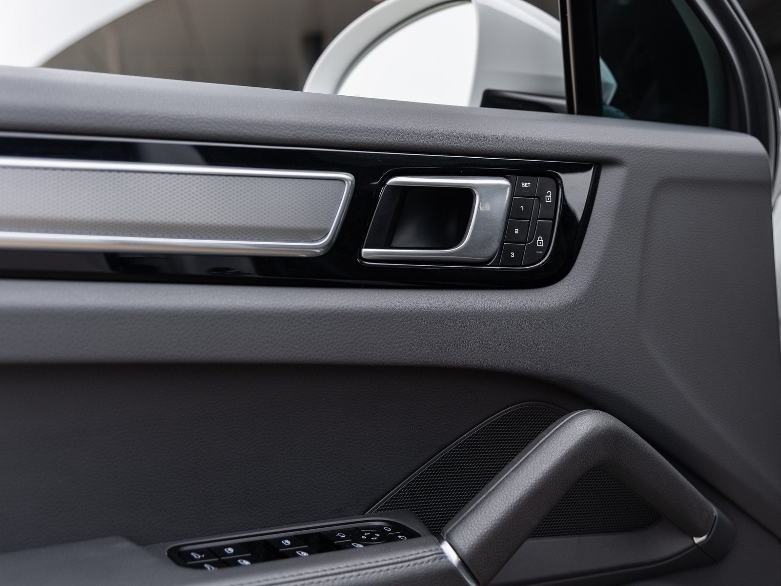 2022 Porsche Cayenne Coupe Cayenne Coupe Platinum Edition