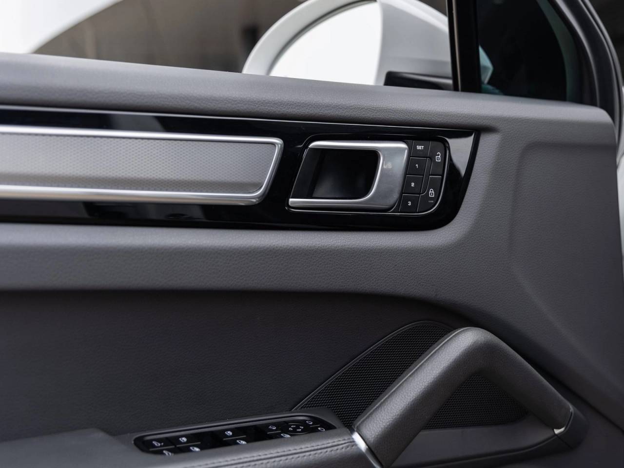 2022 Porsche Cayenne Coupe Cayenne Coupe Platinum Edition