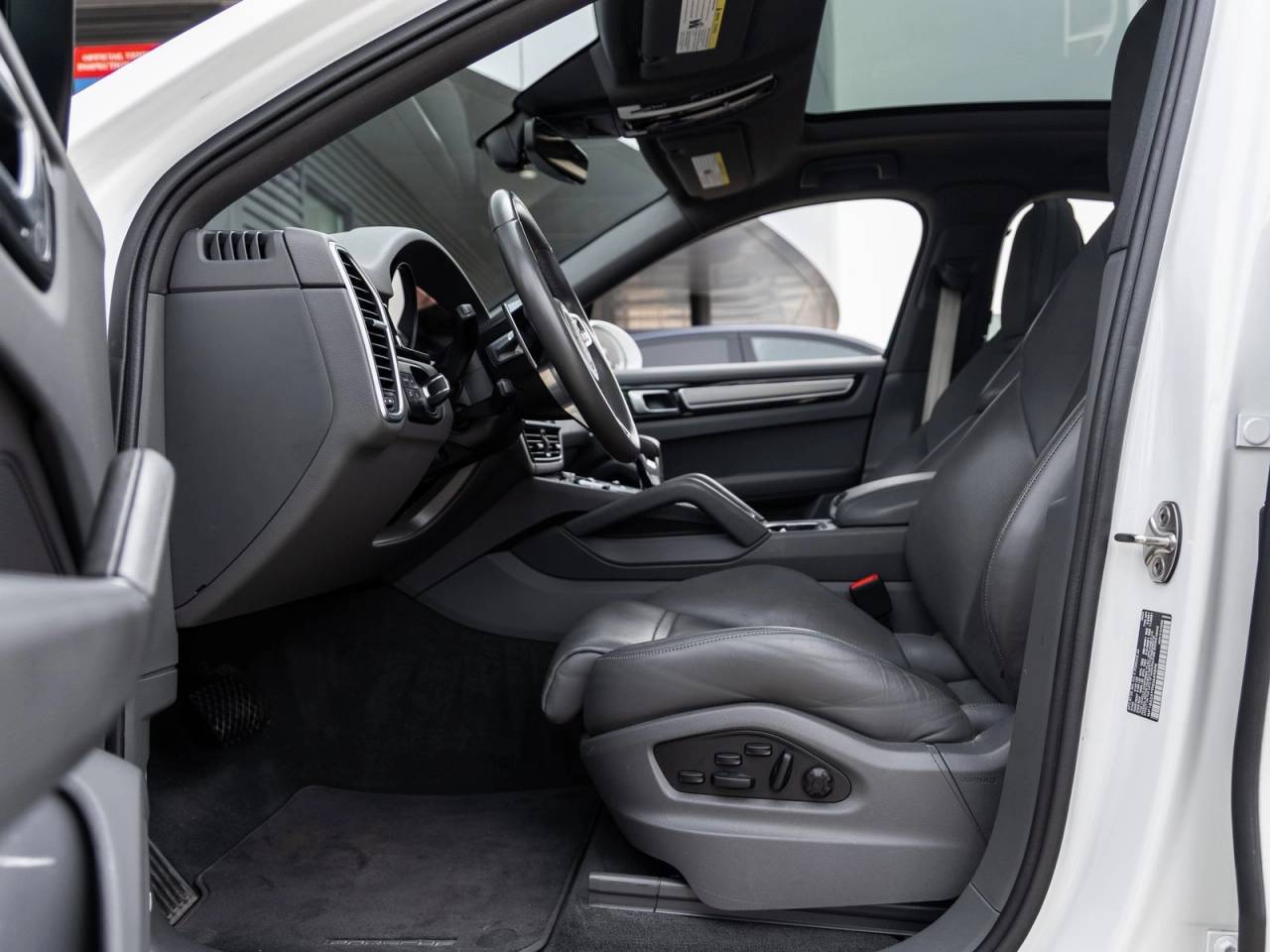 2022 Porsche Cayenne Coupe Cayenne Coupe Platinum Edition