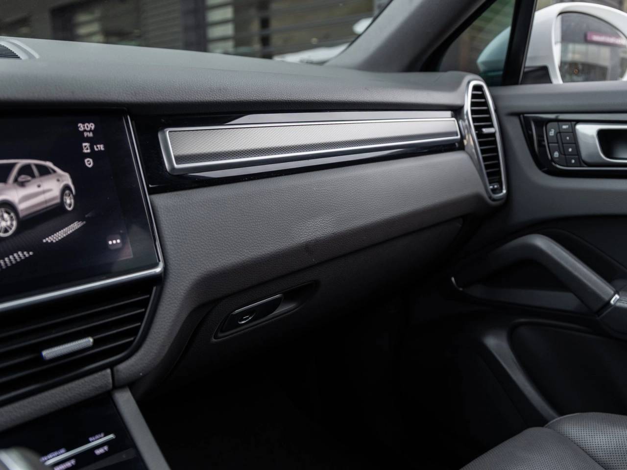 2022 Porsche Cayenne Coupe Cayenne Coupe Platinum Edition