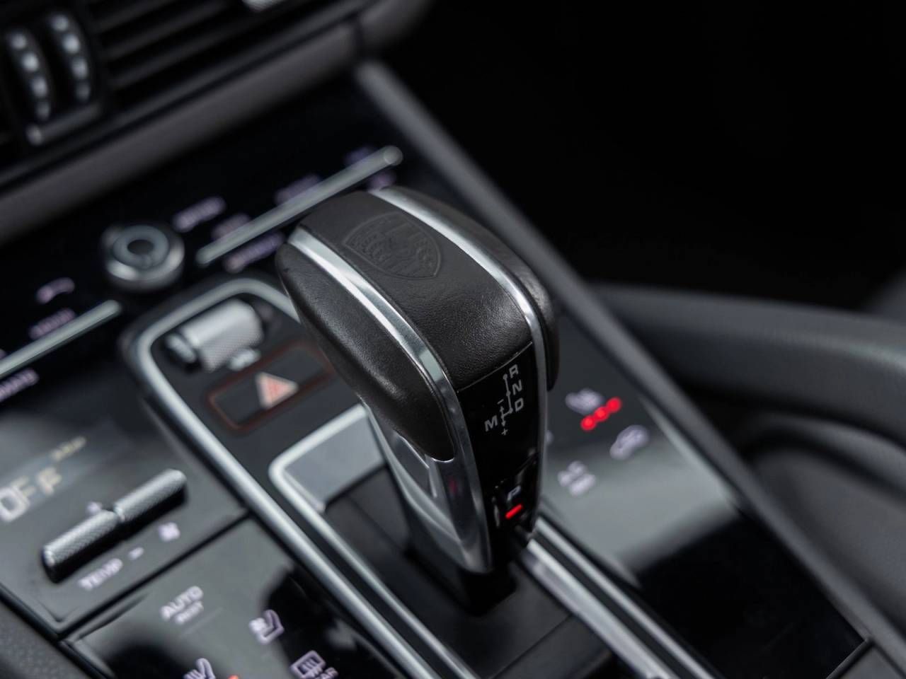 2022 Porsche Cayenne Coupe Cayenne Coupe Platinum Edition