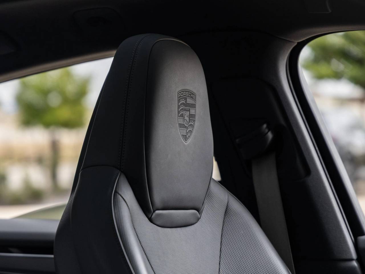 2022 Porsche Cayenne Coupe Cayenne Coupe Platinum Edition