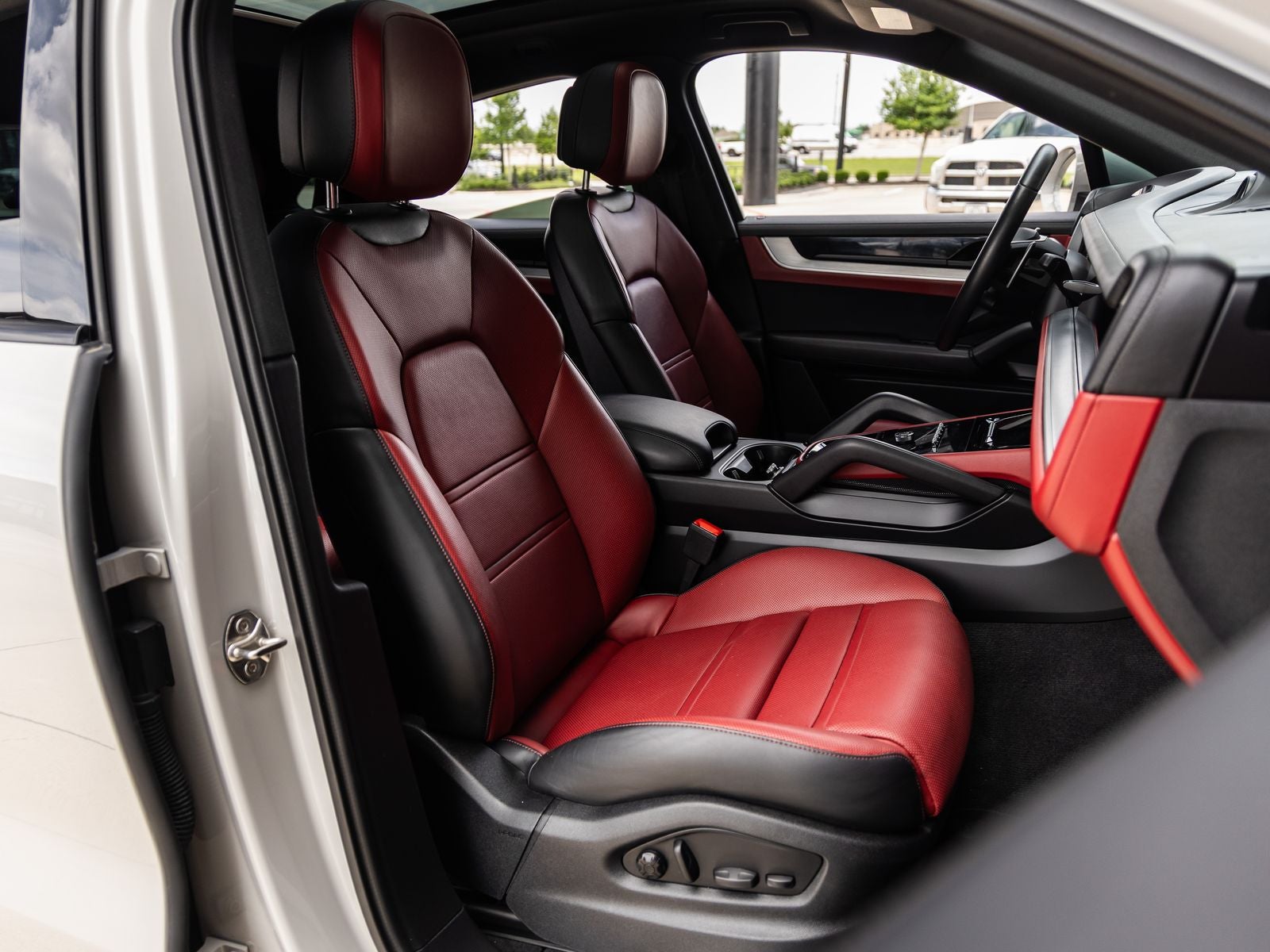 2024 Porsche Cayenne Coupe