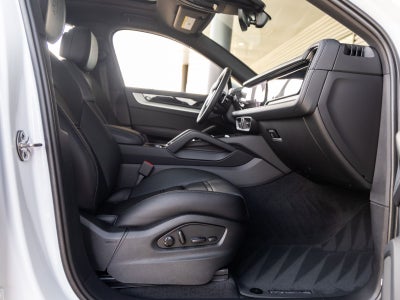 2026 Porsche Cayenne Coupe Base