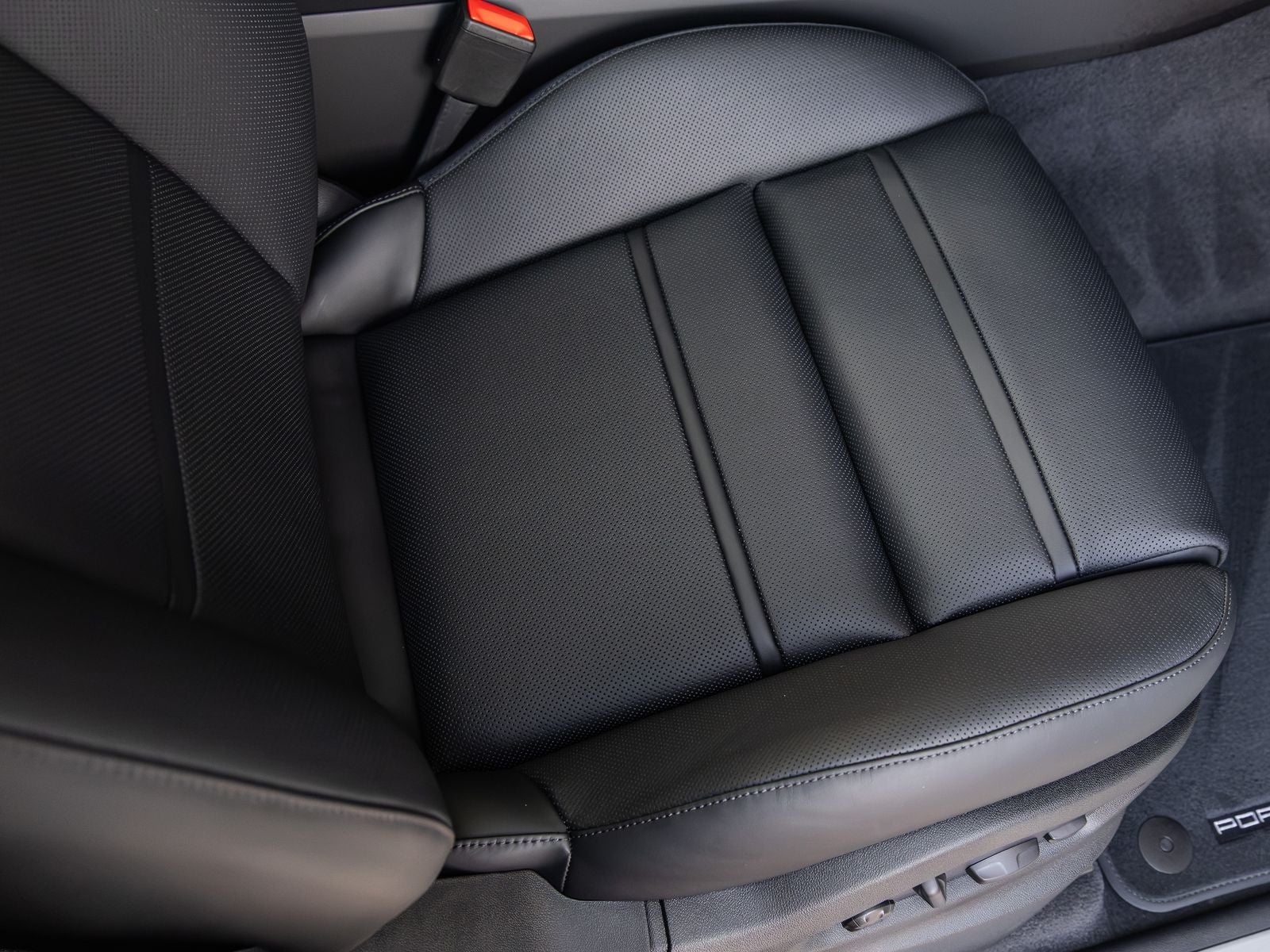 2026 Porsche Cayenne Coupe Base