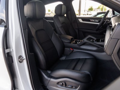 2026 Porsche Cayenne Coupe Base