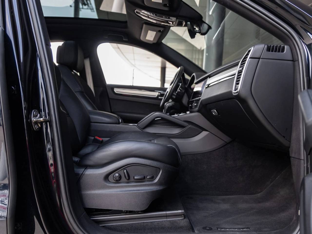 2023 Porsche Cayenne Cayenne Coupe Platinum Edition