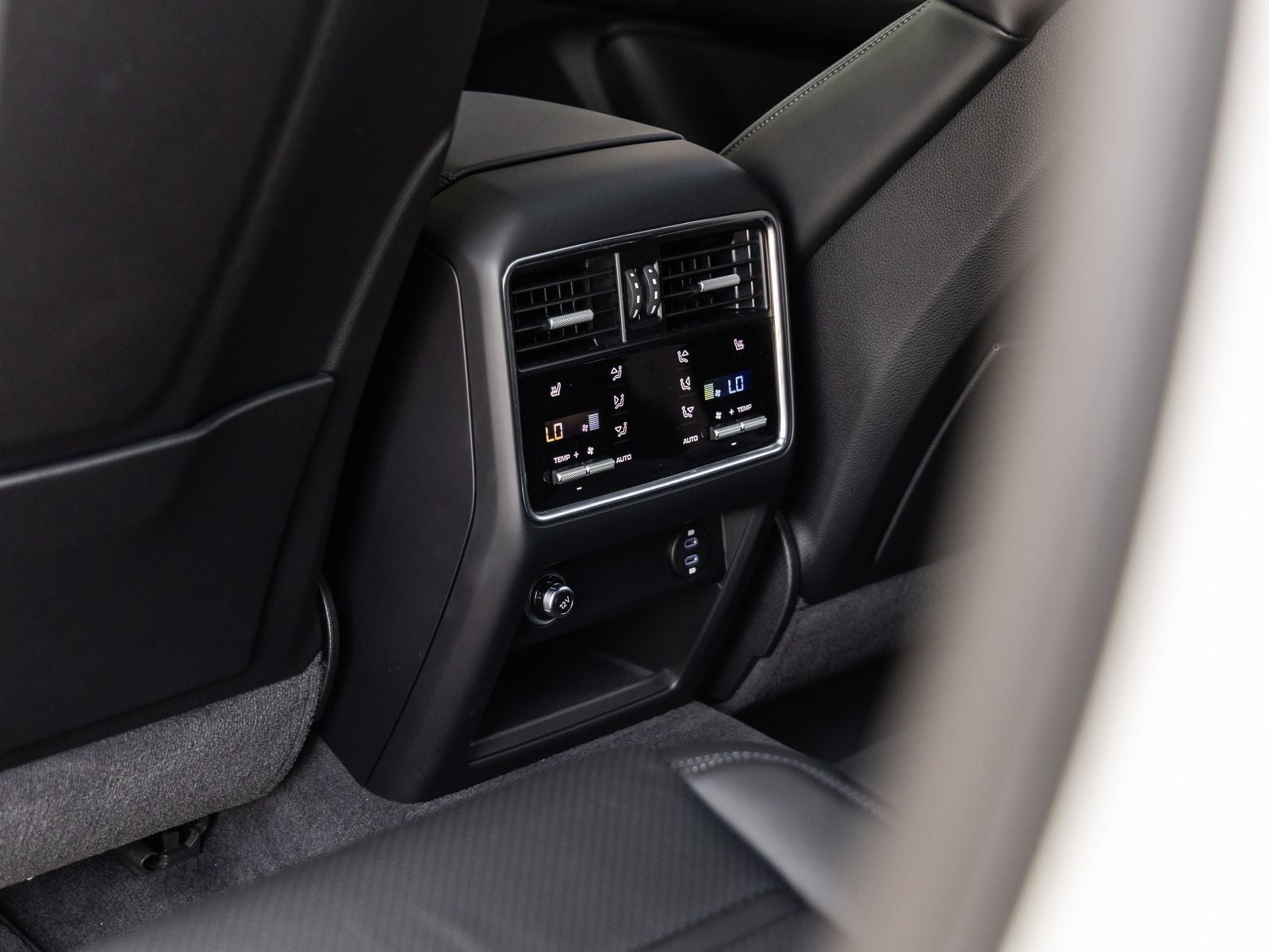 2023 Porsche Cayenne S Coupe Platinum Edition