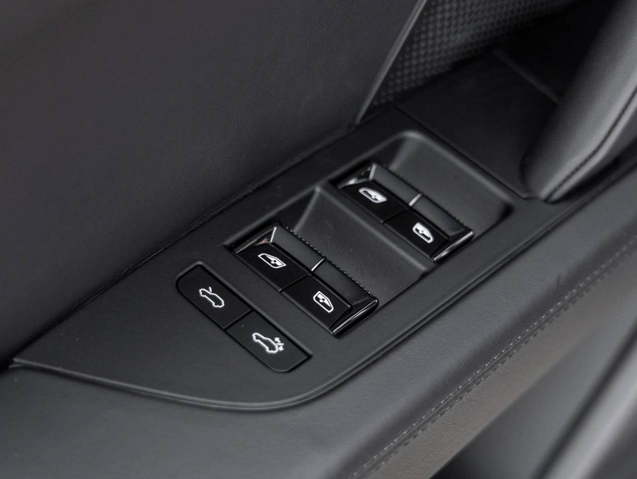 2026 Porsche Cayenne Cayenne Turbo Coupe Electric