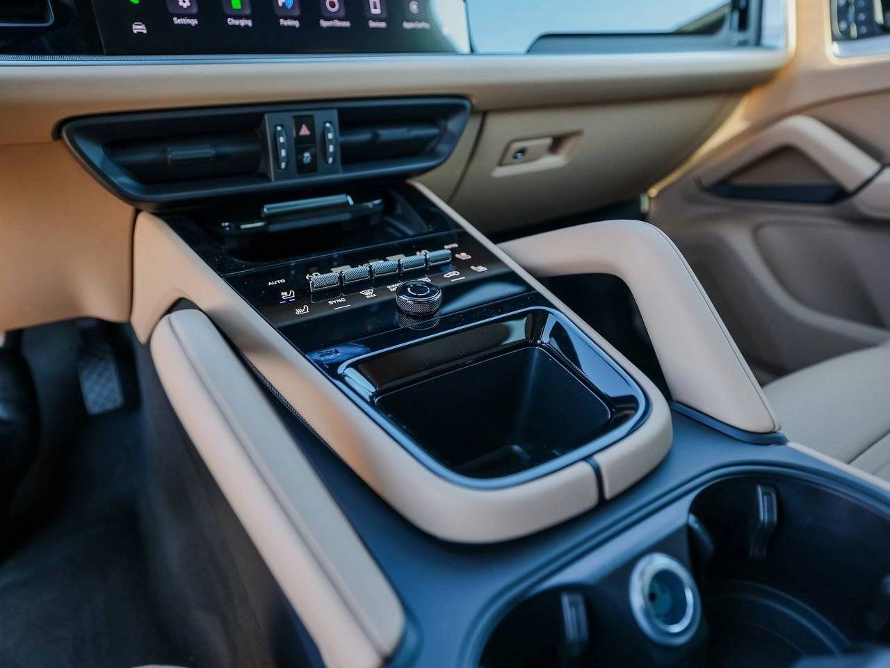 2025 Porsche Cayenne E-Hybrid Coupe